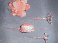 сердцевинки крупных цветов, готовый бутон и обработанные венчики